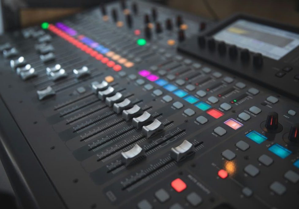 luke-southern-OHQDb-l-g1w-unsplash (1)